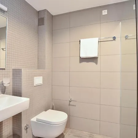 5 Bedroom Pet Friendly In Holiday home