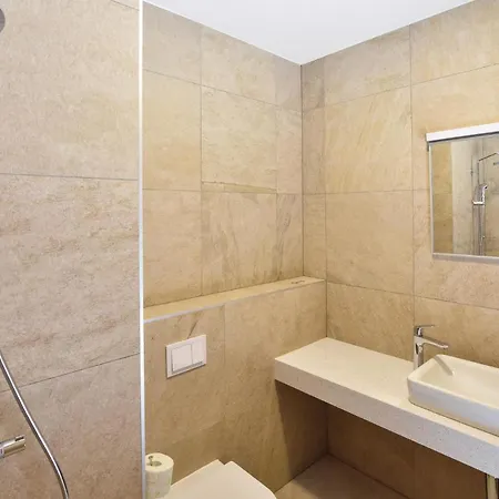 Holiday home 5 Bedroom Pet Friendly In Omis