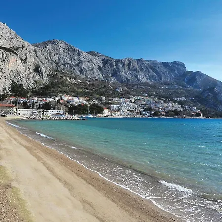 Holiday home 5 Bedroom Pet Friendly In *