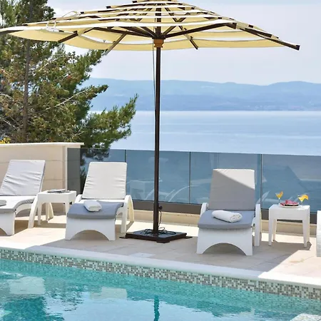 Front In With Sauna *