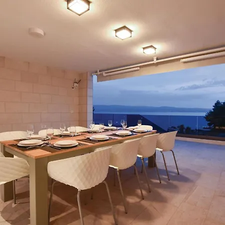 5 Bedroom Pet Friendly In